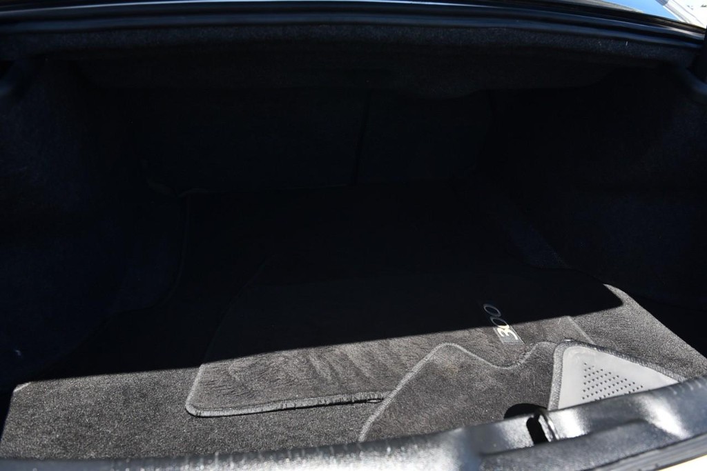 Chrysler 300 Vehicle Full-screen Gallery Image 26