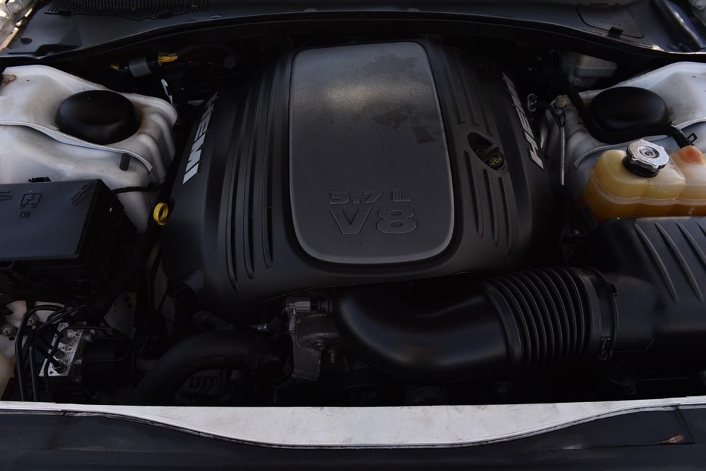 Chrysler 300 Vehicle Full-screen Gallery Image 27