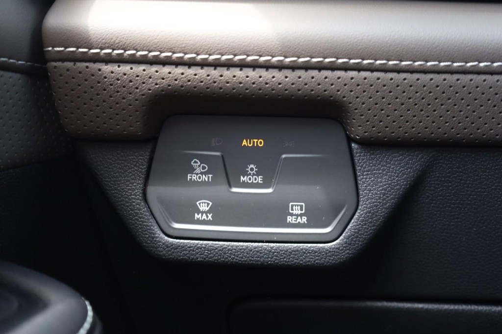Volkswagen Atlas Vehicle Full-screen Gallery Image 20