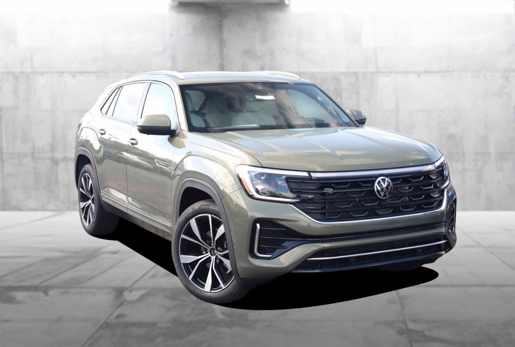 Volkswagen Atlas Cross Sport Vehicle Full-screen Gallery Image 2