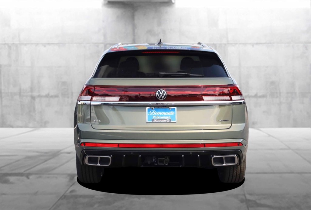 Volkswagen Atlas Cross Sport Vehicle Full-screen Gallery Image 6
