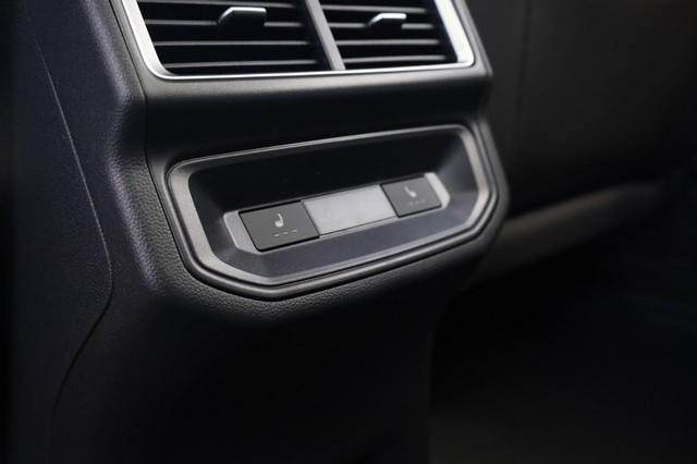 Volkswagen Atlas Cross Sport Vehicle Image 22