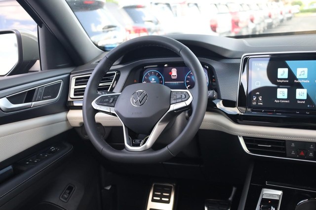 Volkswagen Atlas Cross Sport Vehicle Image 25