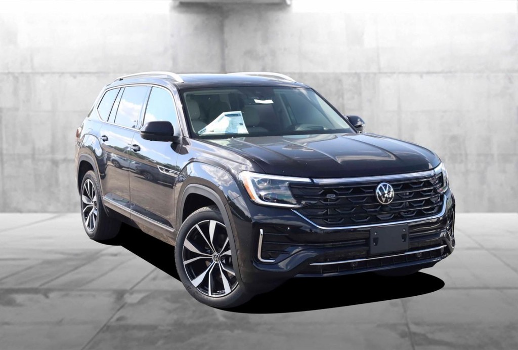 Volkswagen Atlas Vehicle Full-screen Gallery Image 2