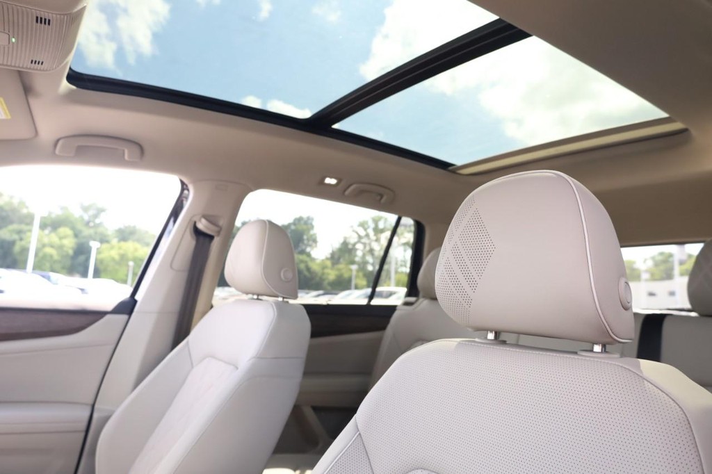 Volkswagen Atlas Vehicle Full-screen Gallery Image 21