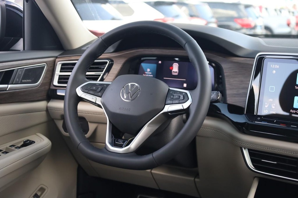 Volkswagen Atlas Vehicle Full-screen Gallery Image 26