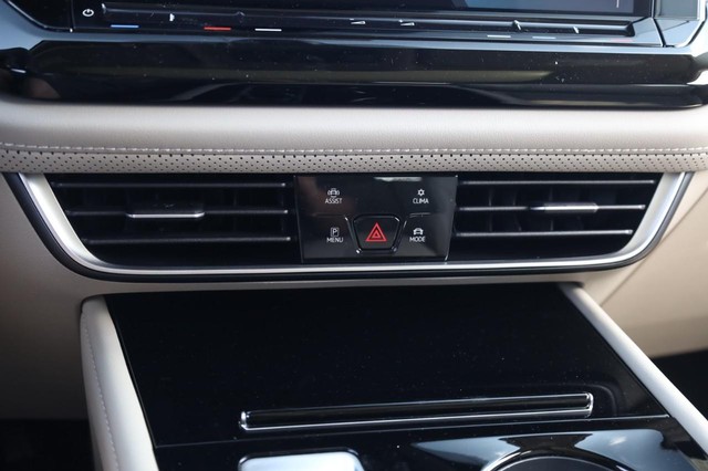 Volkswagen Atlas Vehicle Image 14