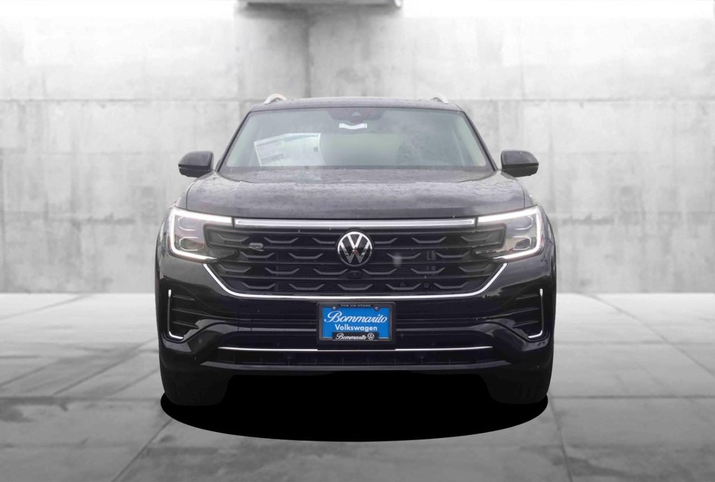 Volkswagen Atlas Vehicle Full-screen Gallery Image 4