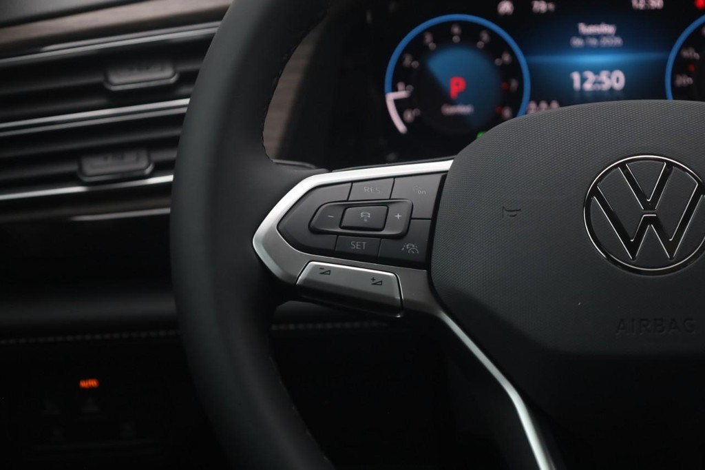 Volkswagen Atlas Vehicle Full-screen Gallery Image 10