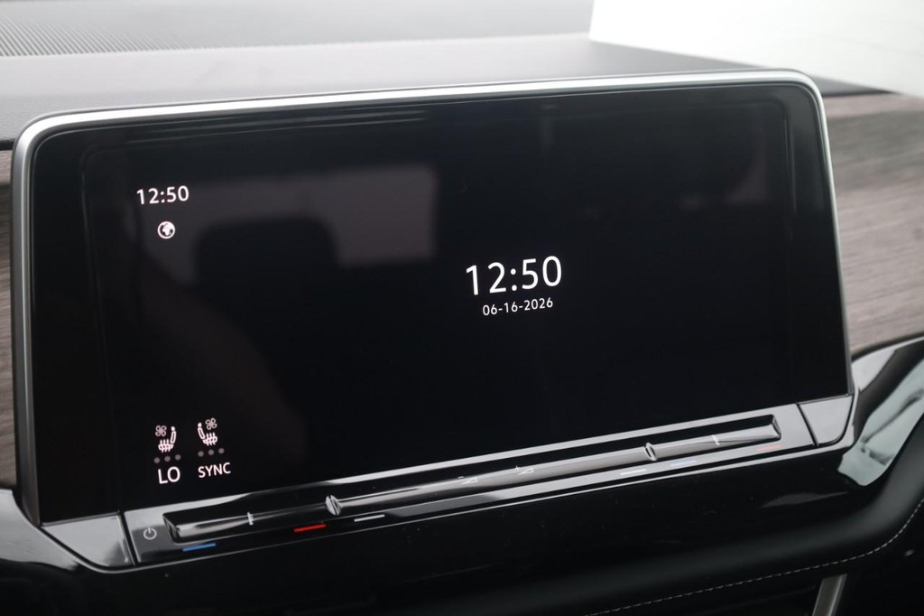 Volkswagen Atlas Vehicle Full-screen Gallery Image 15