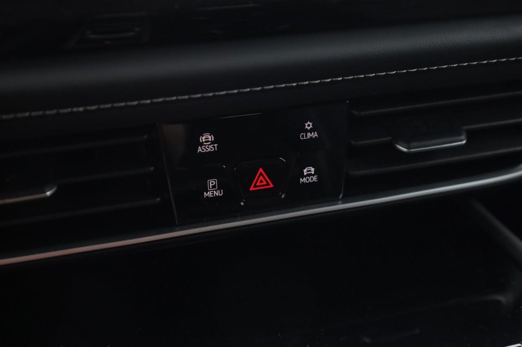 Volkswagen Atlas Vehicle Full-screen Gallery Image 17