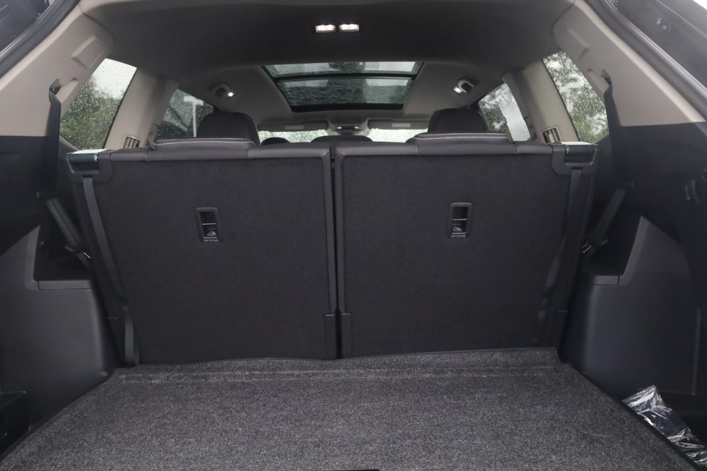 Volkswagen Atlas Vehicle Full-screen Gallery Image 23