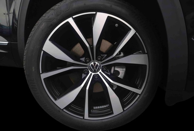 Volkswagen Atlas Vehicle Image 03