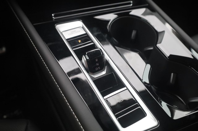 Volkswagen Atlas Vehicle Image 18