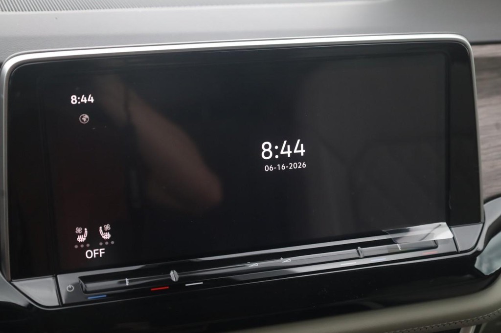 Volkswagen Atlas Vehicle Full-screen Gallery Image 15