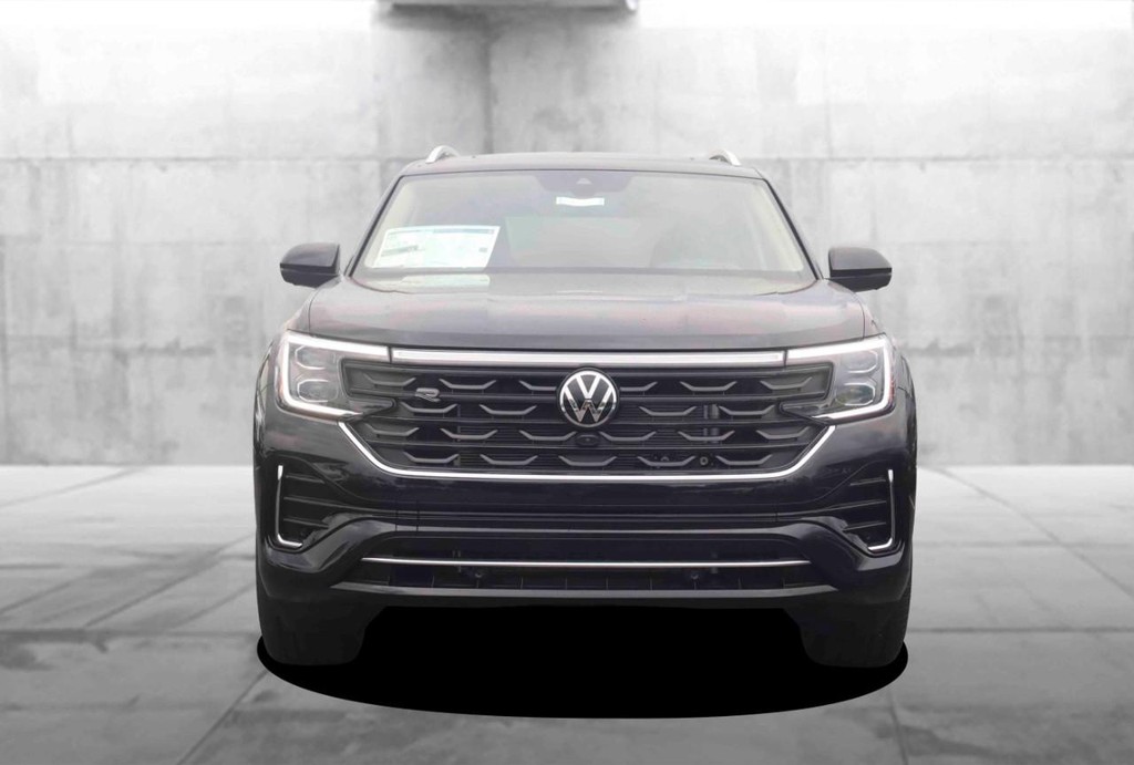 Volkswagen Atlas Vehicle Full-screen Gallery Image 4