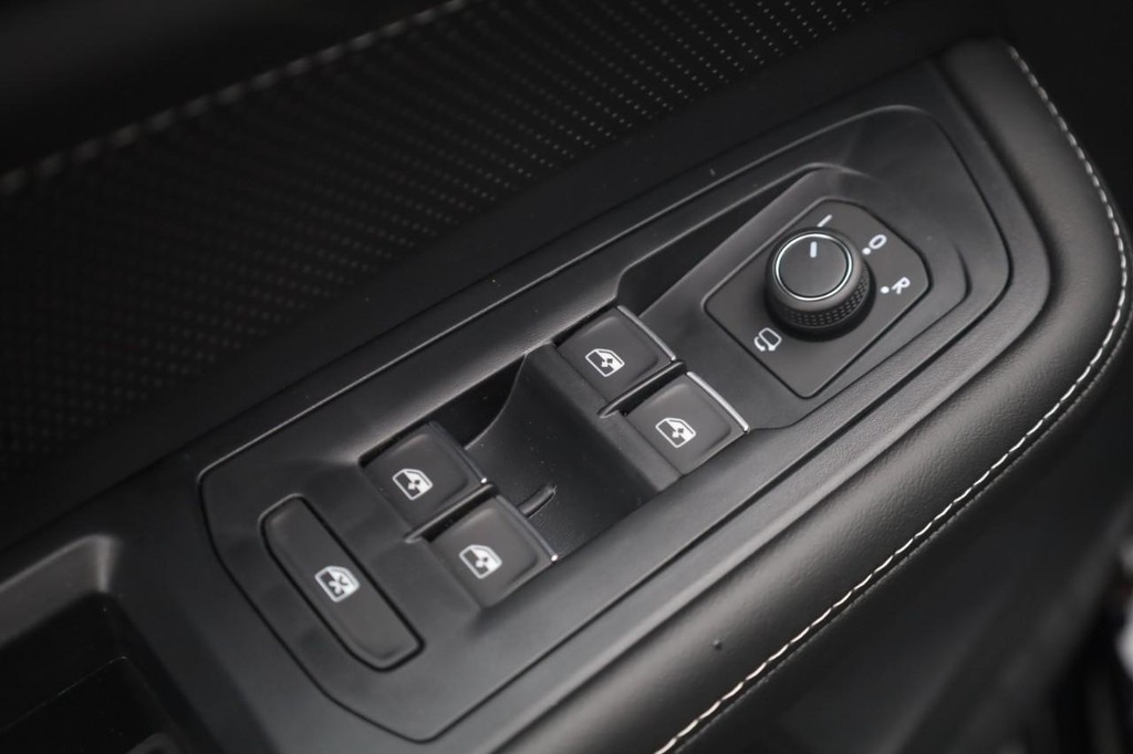 Volkswagen Atlas Vehicle Full-screen Gallery Image 11