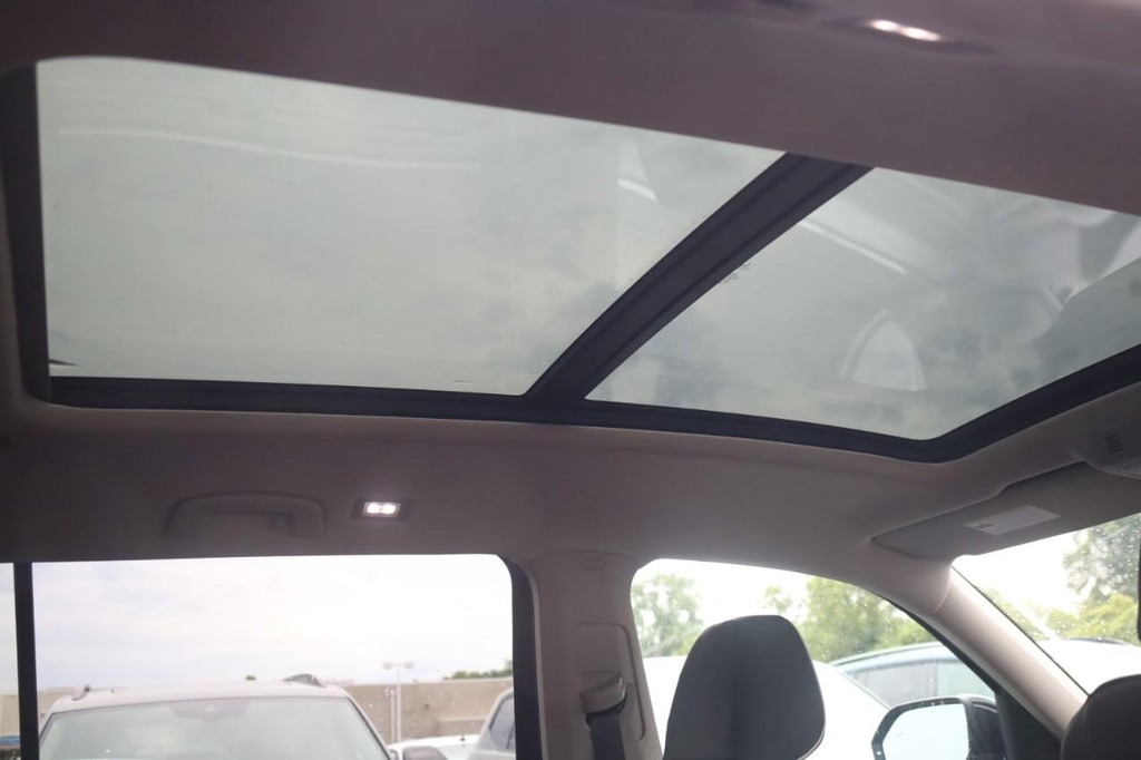 Volkswagen Atlas Vehicle Full-screen Gallery Image 22