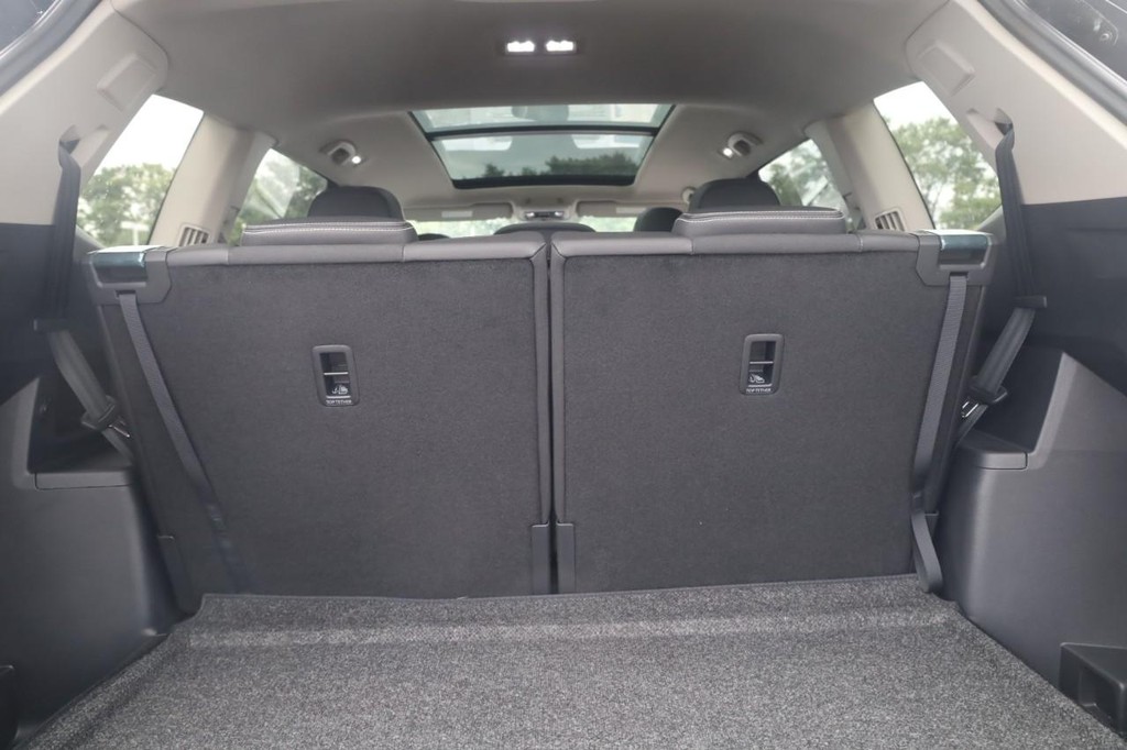 Volkswagen Atlas Vehicle Full-screen Gallery Image 24