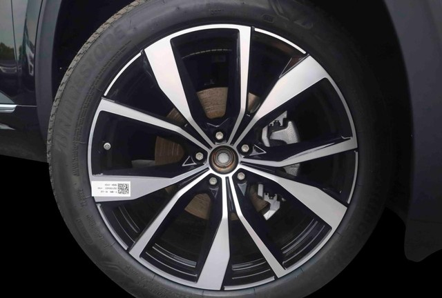 Volkswagen Atlas Vehicle Image 03