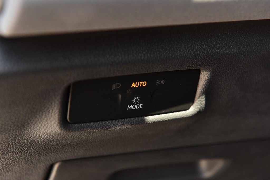 Volkswagen Tiguan Vehicle Full-screen Gallery Image 11
