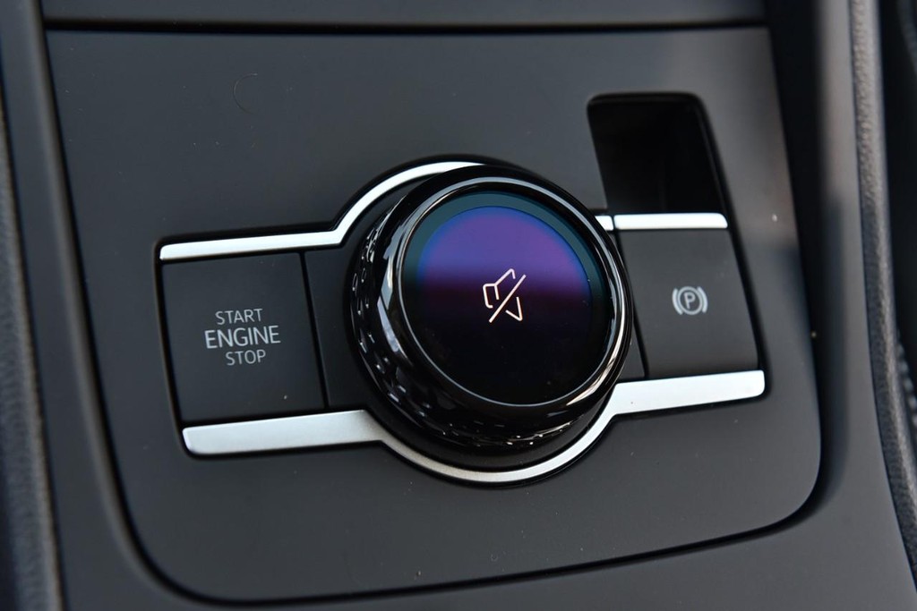 Volkswagen Tiguan Vehicle Full-screen Gallery Image 17