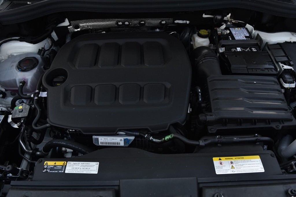 Volkswagen Tiguan Vehicle Full-screen Gallery Image 26