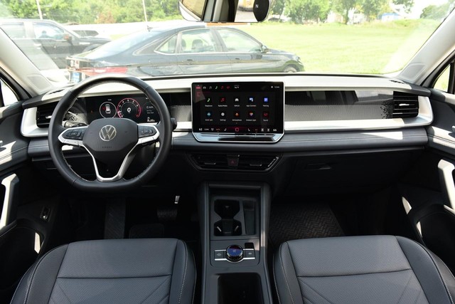 Volkswagen Tiguan Vehicle Image 07