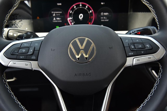 Volkswagen Tiguan Vehicle Image 18