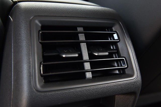 Volkswagen Tiguan Vehicle Image 22