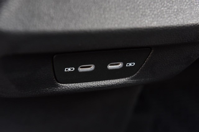 Volkswagen Tiguan Vehicle Image 23