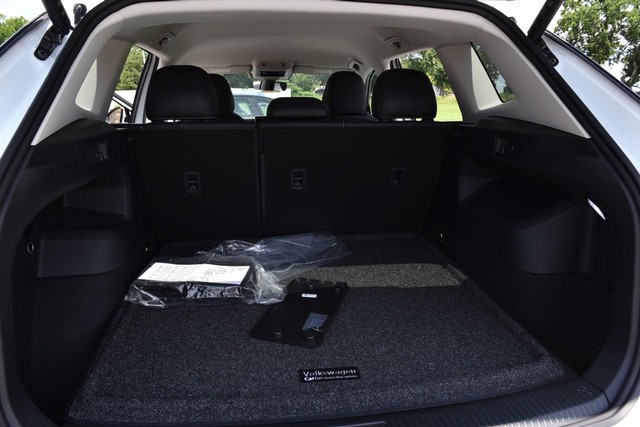 Volkswagen Tiguan Vehicle Image 24