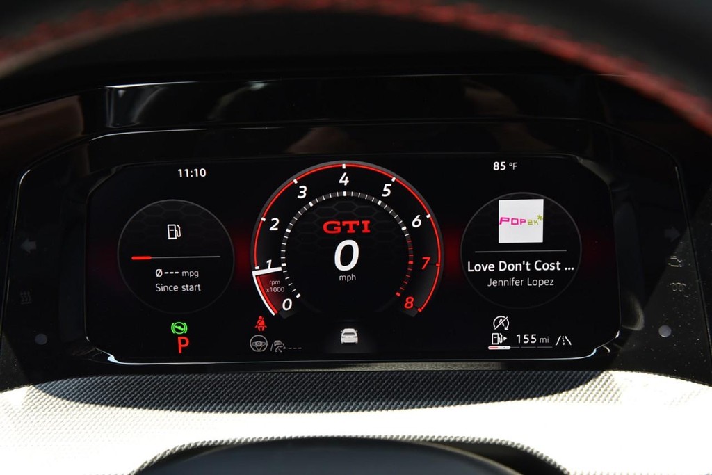 Volkswagen Golf GTI Vehicle Full-screen Gallery Image 11