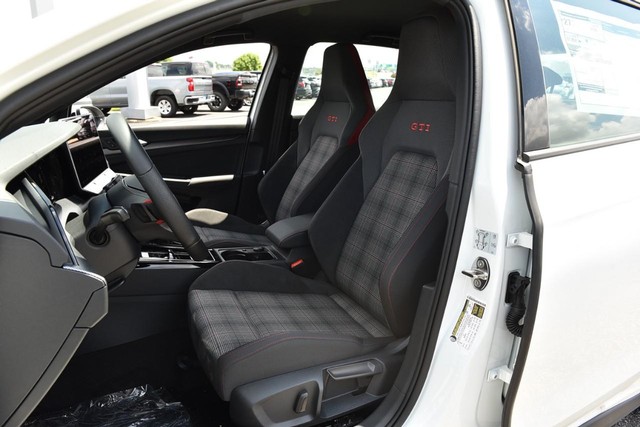 Volkswagen Golf GTI Vehicle Image 19