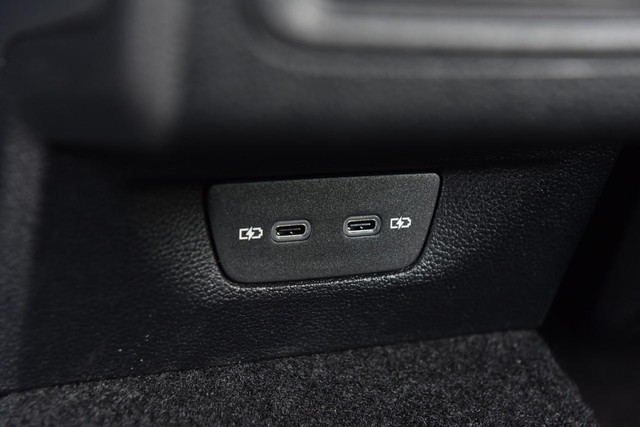 Volkswagen Golf GTI Vehicle Image 23