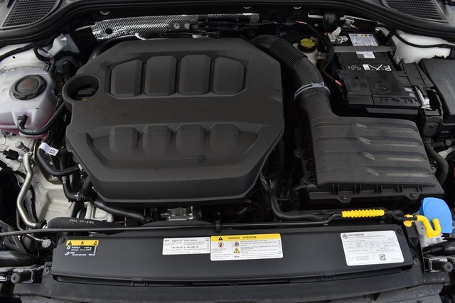 Volkswagen Golf GTI Vehicle Image 25