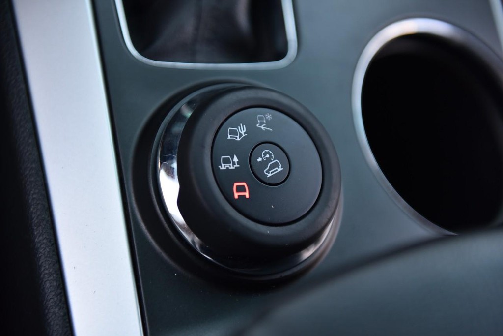 Ford Explorer Vehicle Full-screen Gallery Image 16