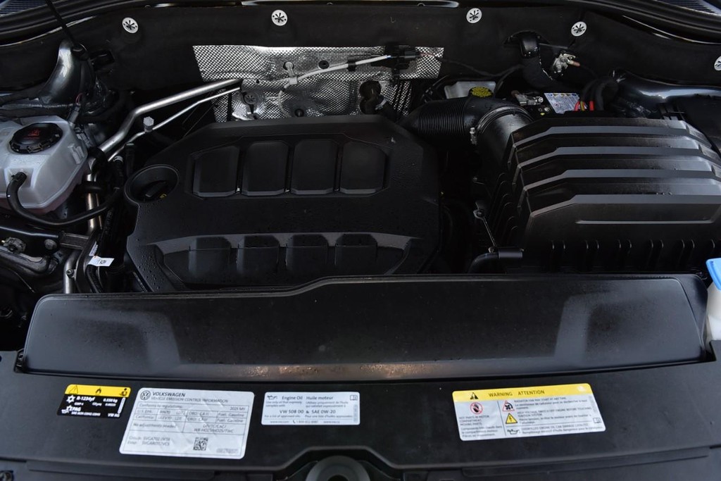 Volkswagen Atlas Cross Sport Vehicle Full-screen Gallery Image 27