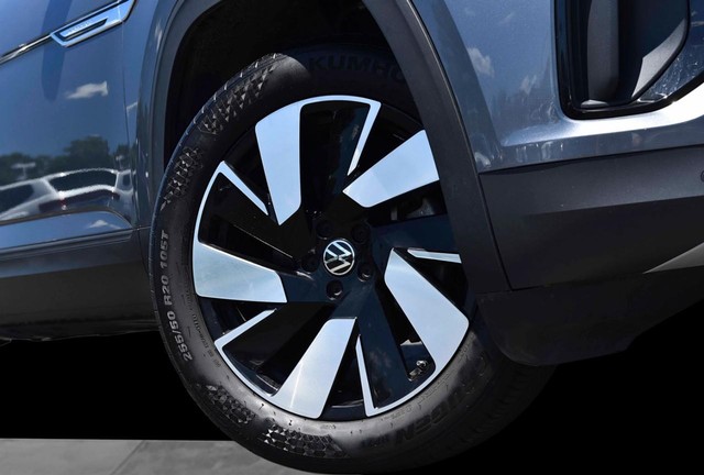 Volkswagen Atlas Cross Sport Vehicle Image 03