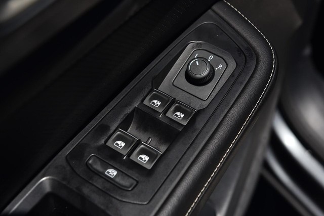 Volkswagen Atlas Cross Sport Vehicle Image 08