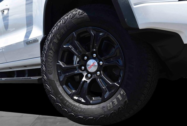 GMC Canyon Vehicle Image 03
