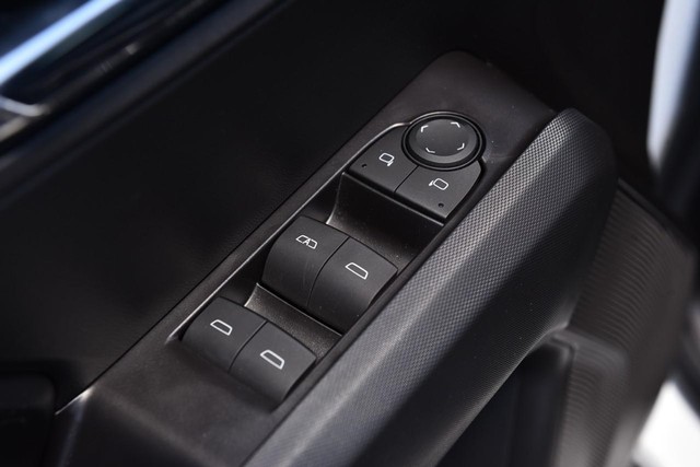 GMC Canyon Vehicle Image 08