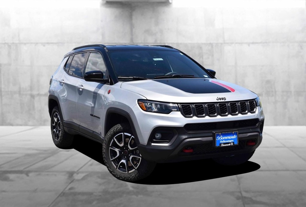 Jeep Compass Vehicle Full-screen Gallery Image 2
