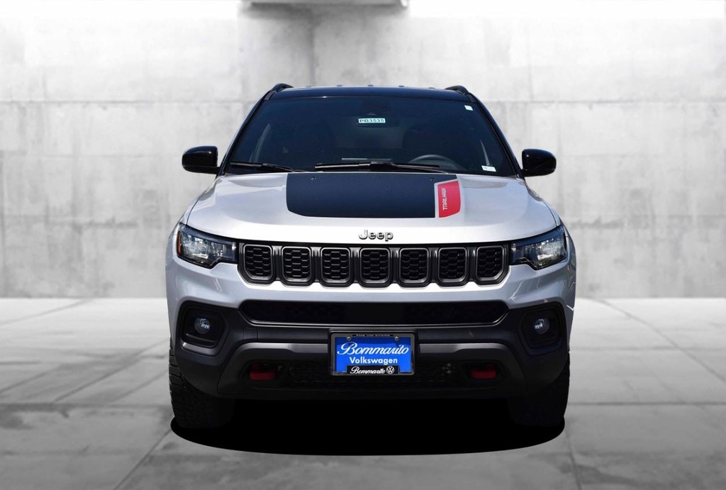 Jeep Compass Vehicle Full-screen Gallery Image 4