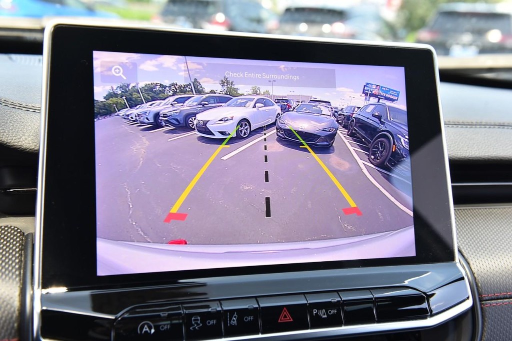 Jeep Compass Vehicle Full-screen Gallery Image 13