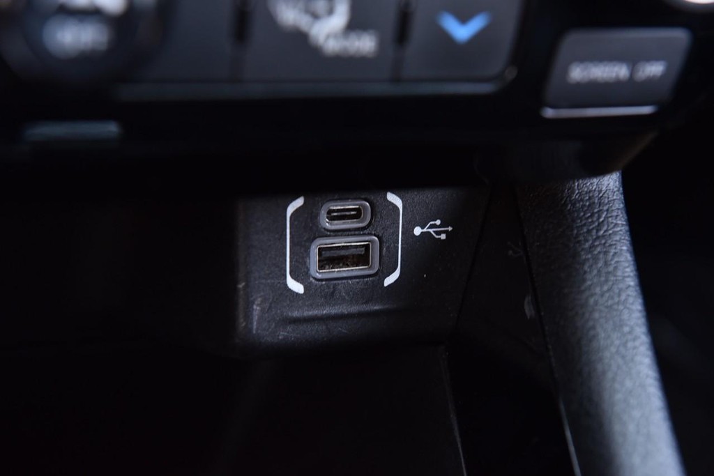 Jeep Compass Vehicle Full-screen Gallery Image 16