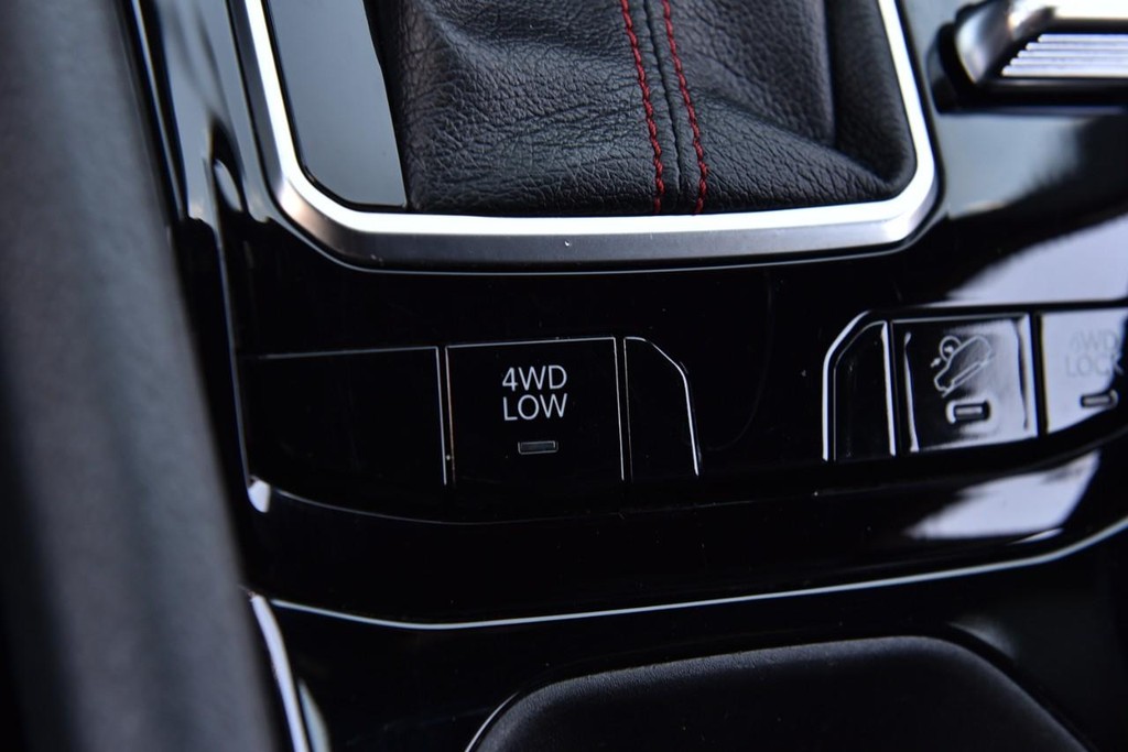 Jeep Compass Vehicle Full-screen Gallery Image 18