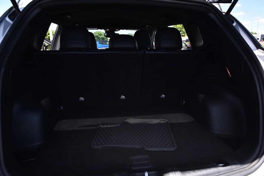 Jeep Compass Vehicle Full-screen Gallery Image 25