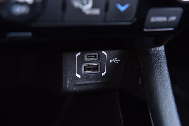 Jeep Compass Vehicle Image 16