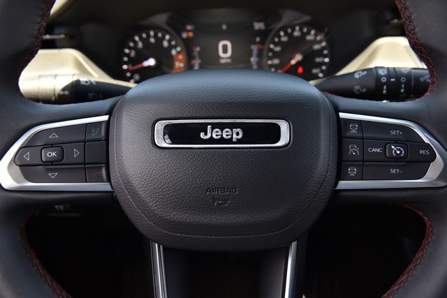 Jeep Compass Vehicle Image 20